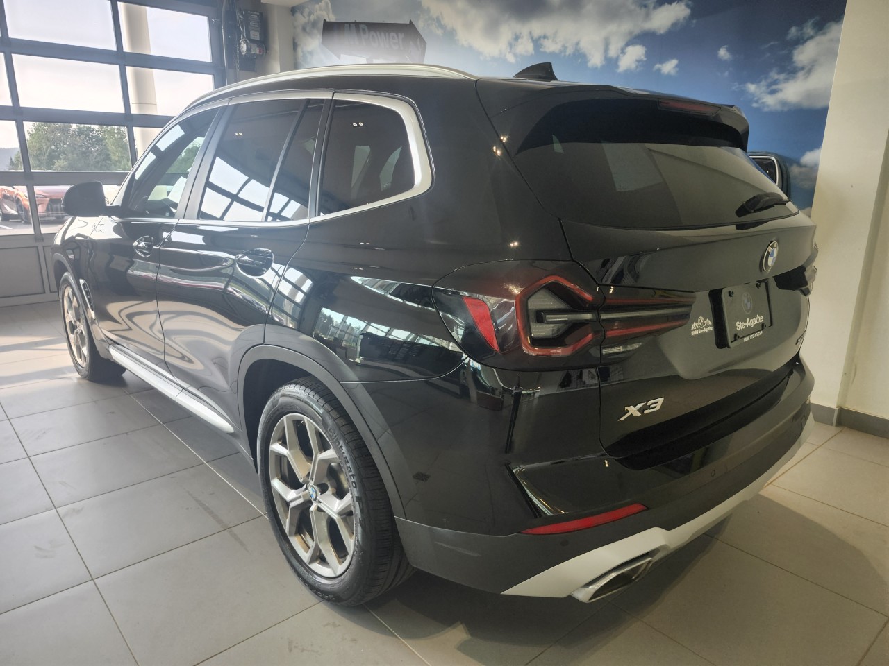 2023 BMW X3 - Image 4