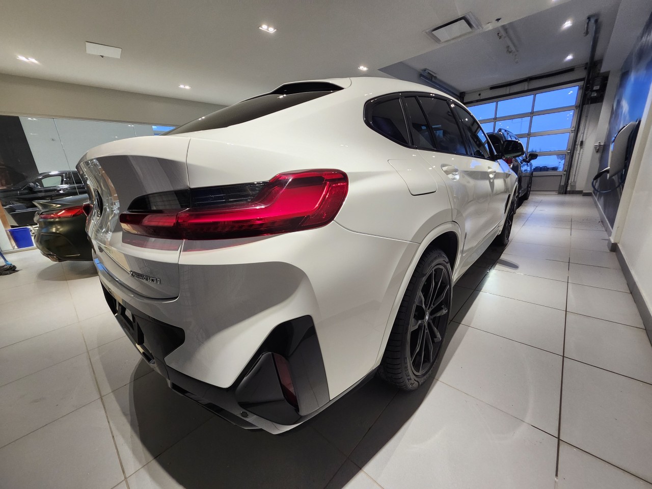 2023 BMW X4 - Image 8