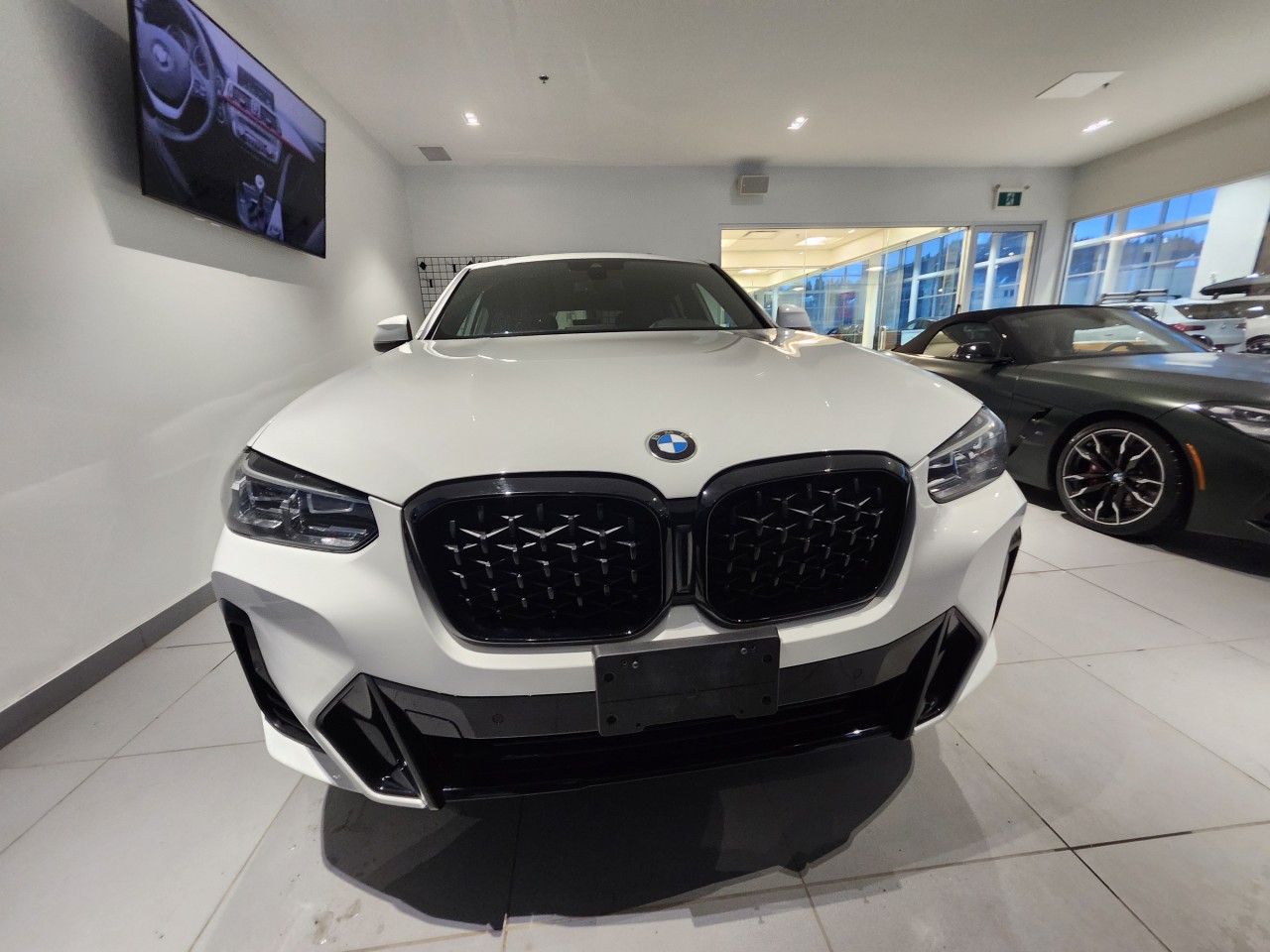 2023 BMW X4 - Image 10
