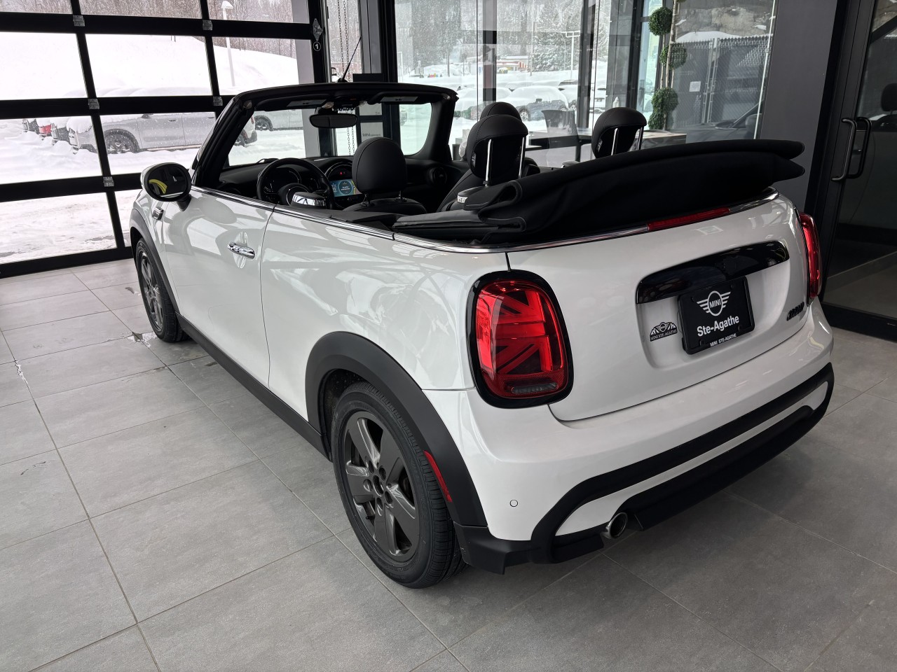 2024 Mini Cooper - Image 3