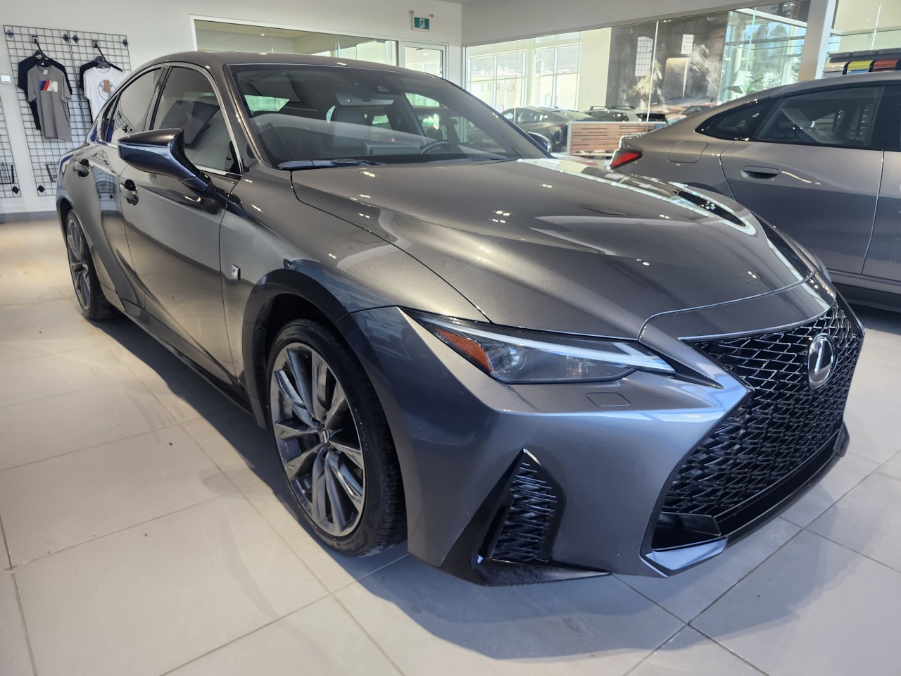 2022 Lexus IS - Image 9