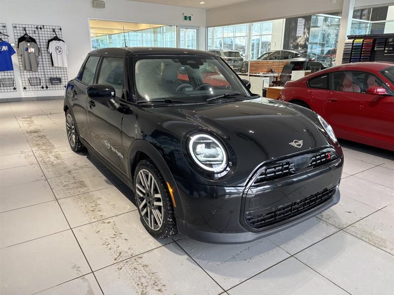 2026 MINI 5 Door - Image 14