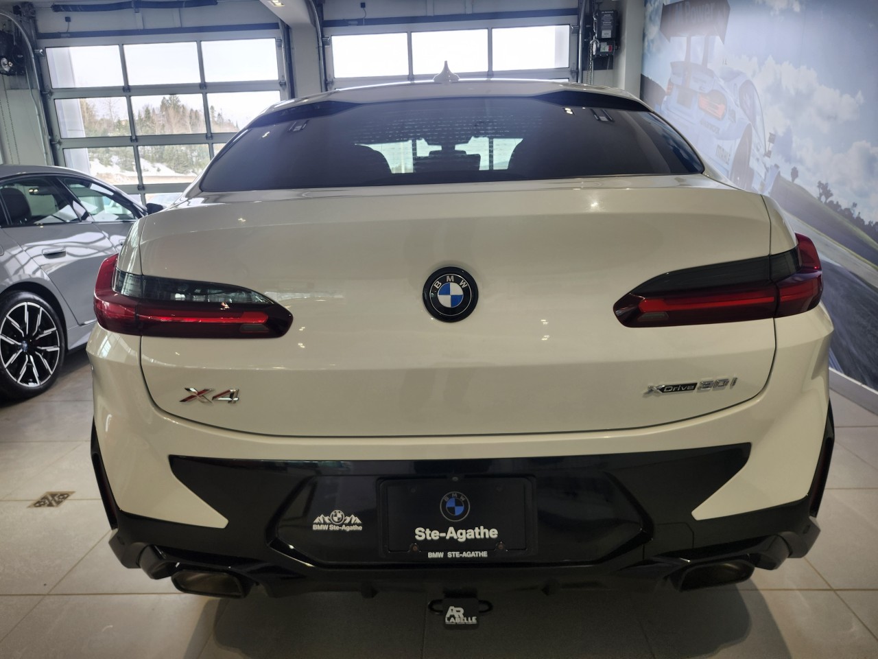 2022 BMW X4 - Image 5
