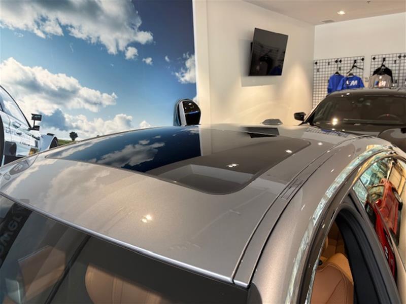 2025 BMW i4 - Image 10