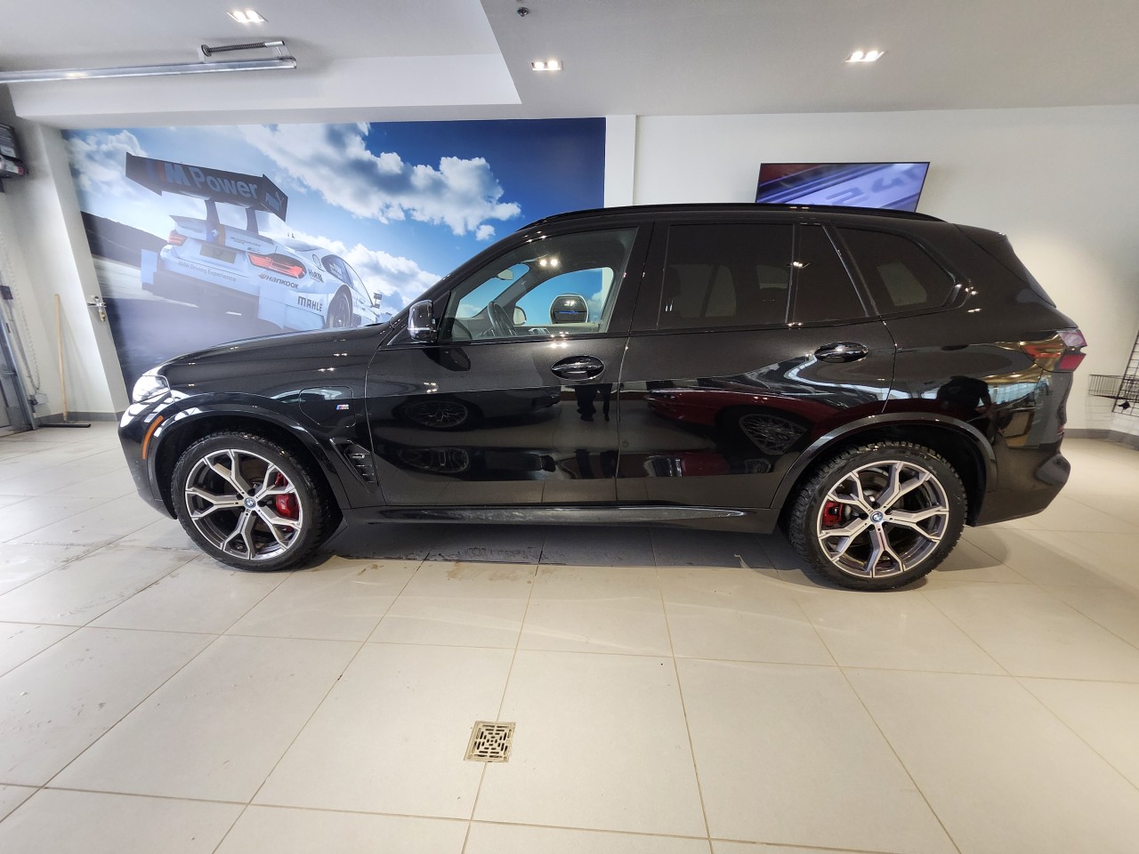 2024 BMW X5 - Image 2