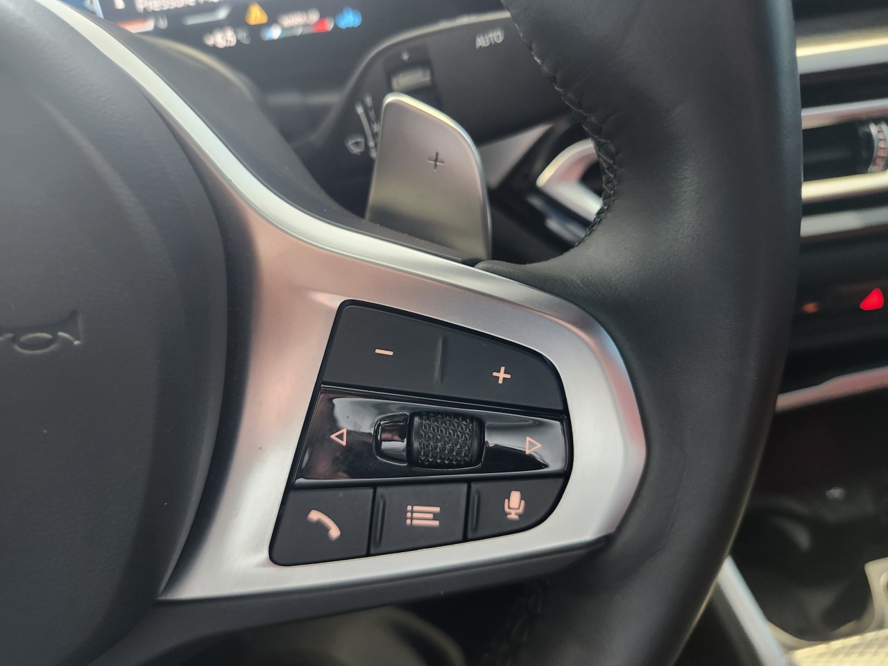 2024 BMW 3 Series - Image 16