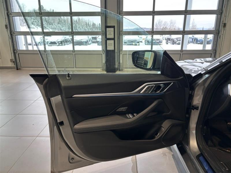 2025 BMW i4 - Image 14