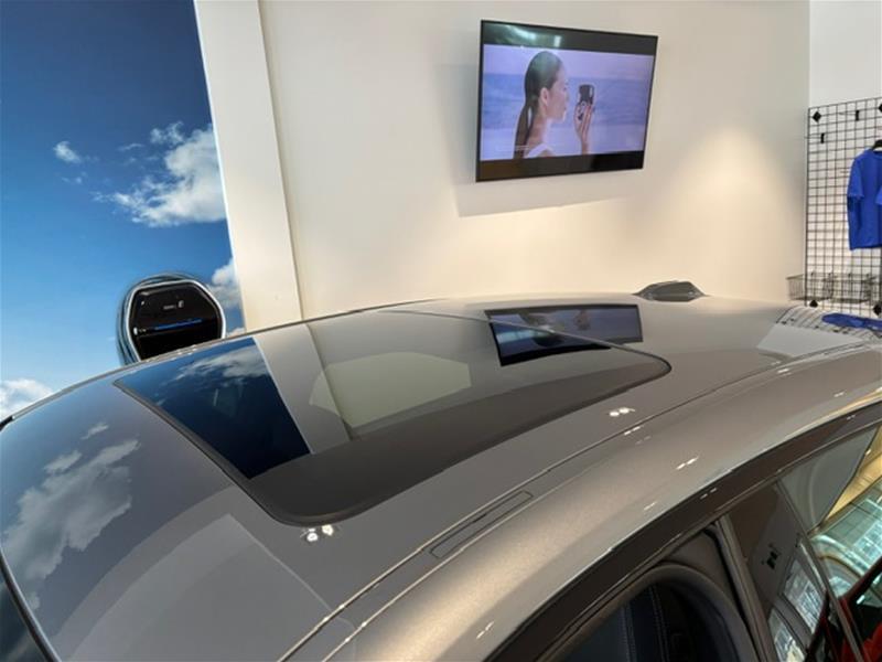 2025 BMW i4 - Image 18