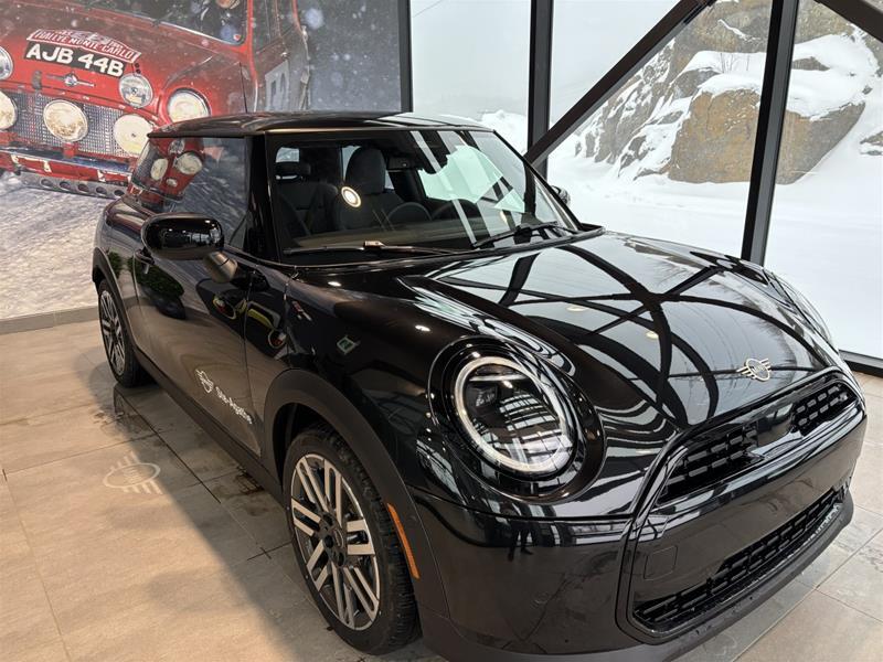 2026 MINI 3 Door - Image 11
