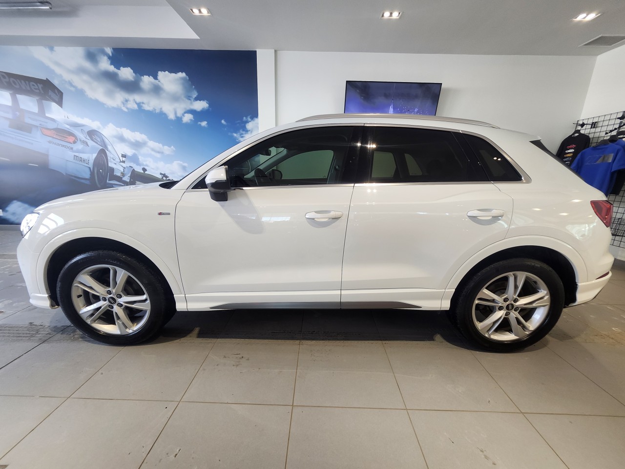 2021 Audi Q3 - Image 2