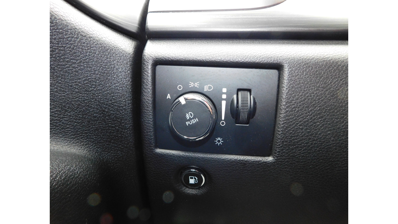 2019 Jeep Grand Cherokee - Image 12