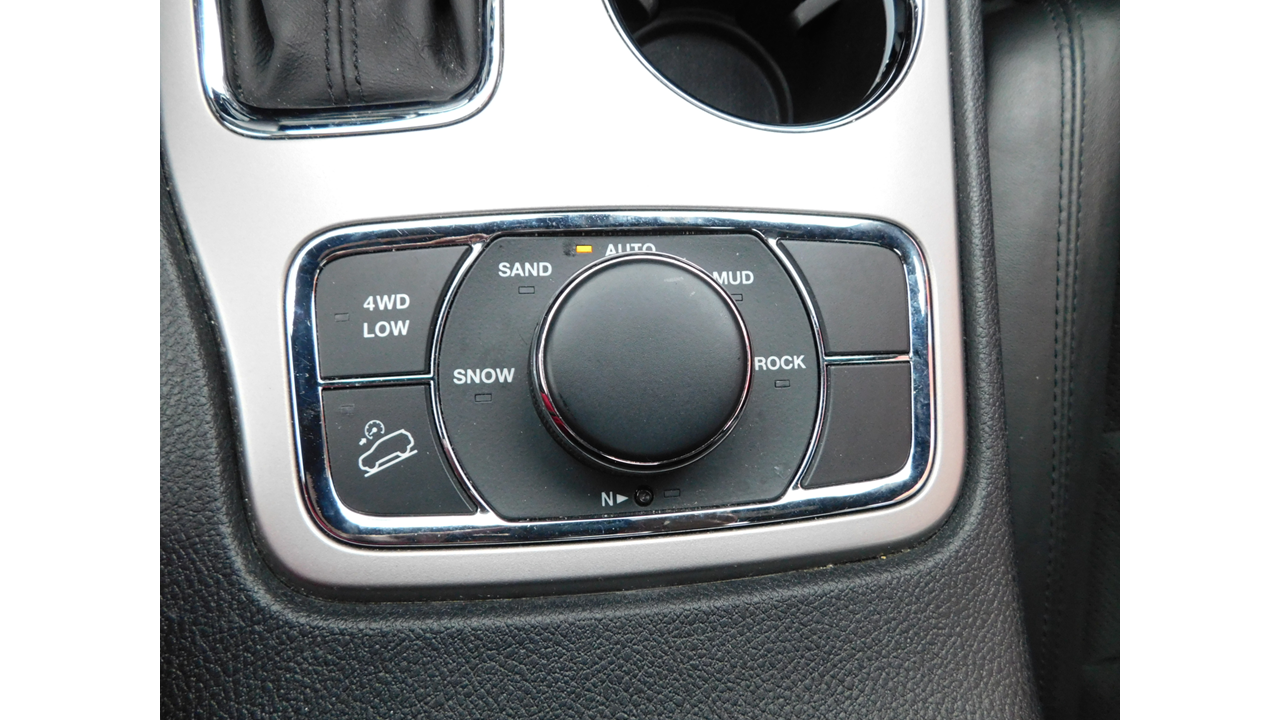 2019 Jeep Grand Cherokee - Image 21