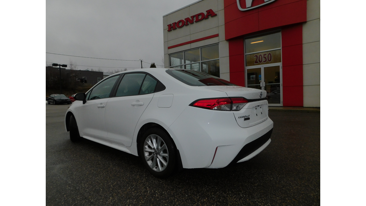 2021 Toyota Corolla - Image 3