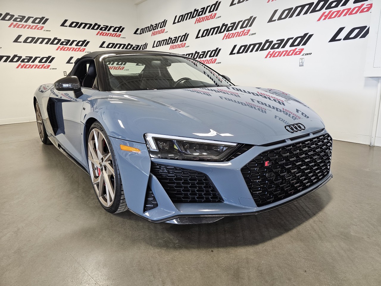 2023 Audi R8 - Image 2