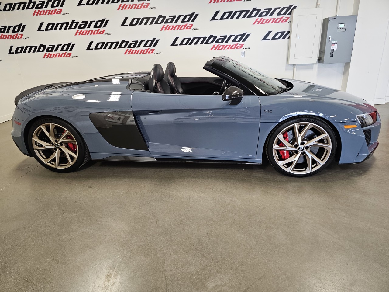 2023 Audi R8 - Image 7