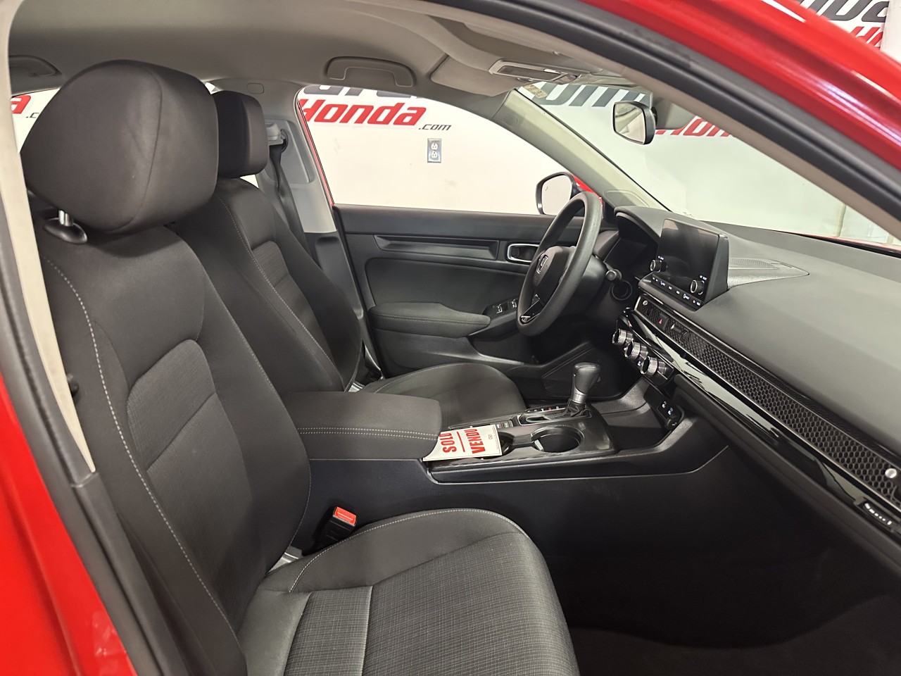 2025 Honda Civic - Image 21