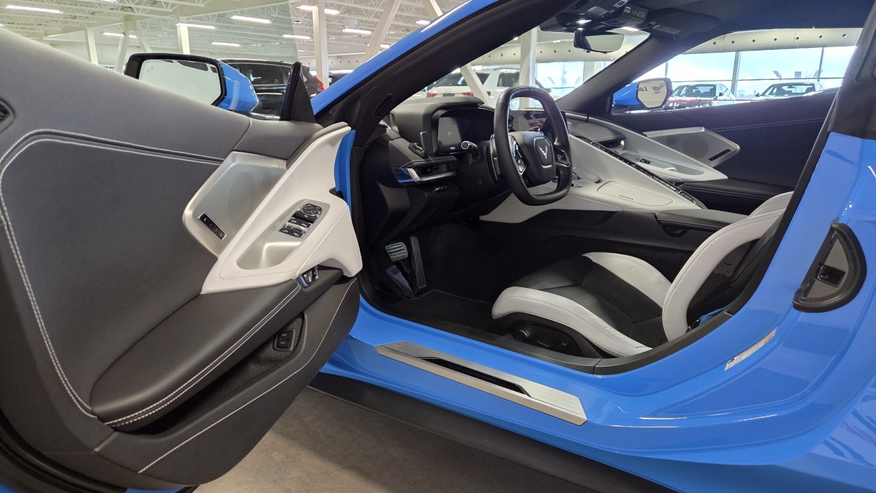 2023 Chevrolet Corvette - Image 15