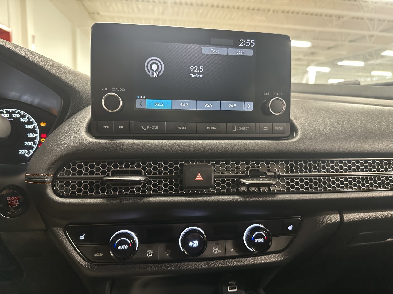 2023 Honda HR-V - Image 16