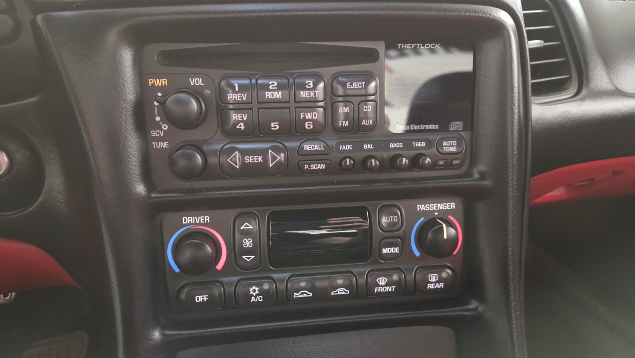 2003 Chevrolet Corvette - Image 20