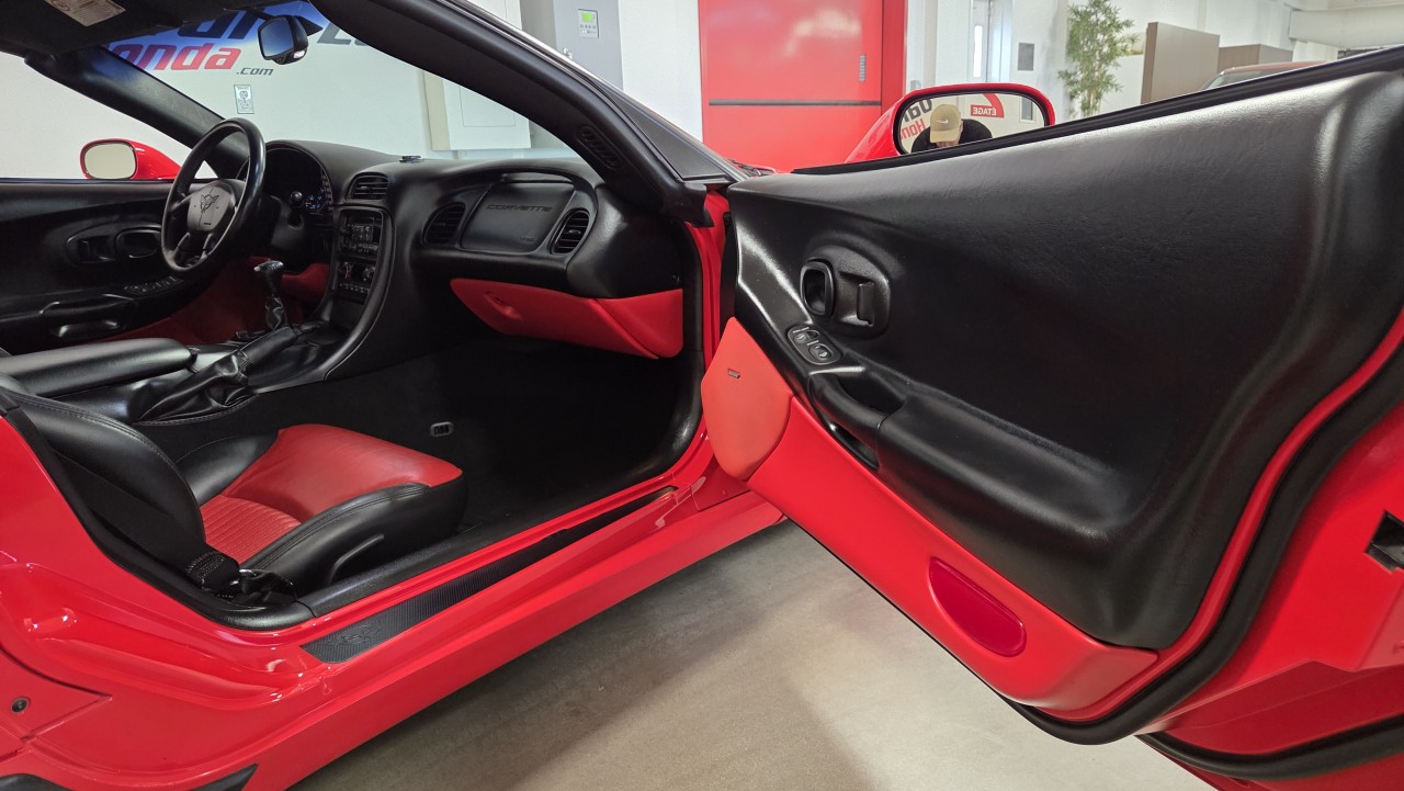 2003 Chevrolet Corvette - Image 23