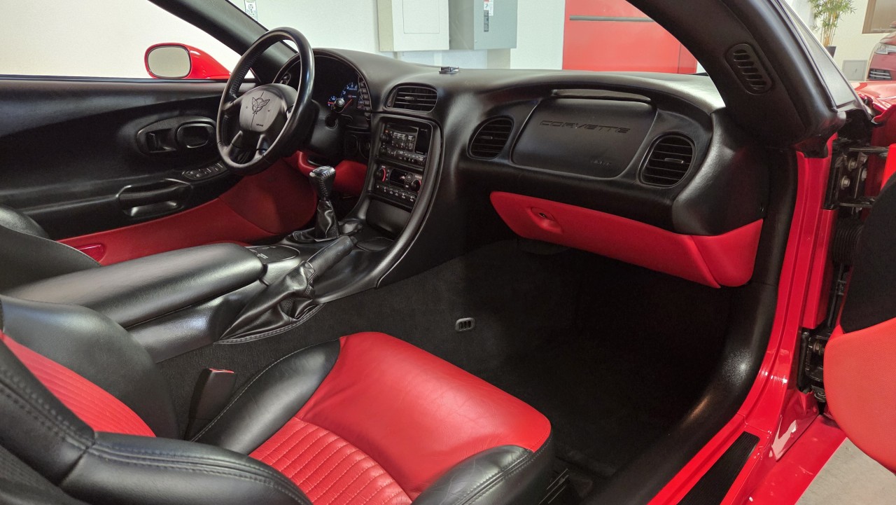 2003 Chevrolet Corvette - Image 25