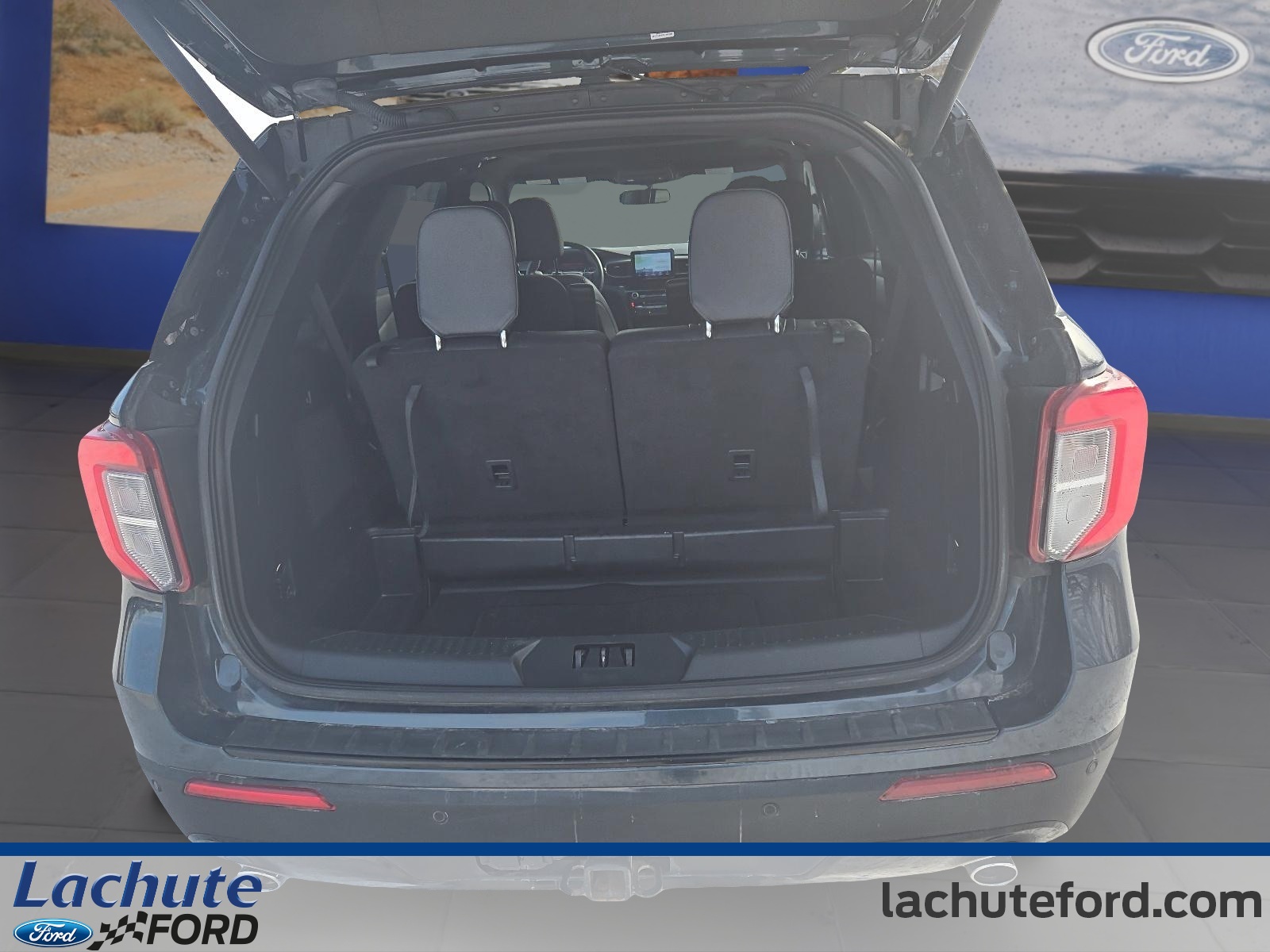 2023 Ford Explorer - Image 1041