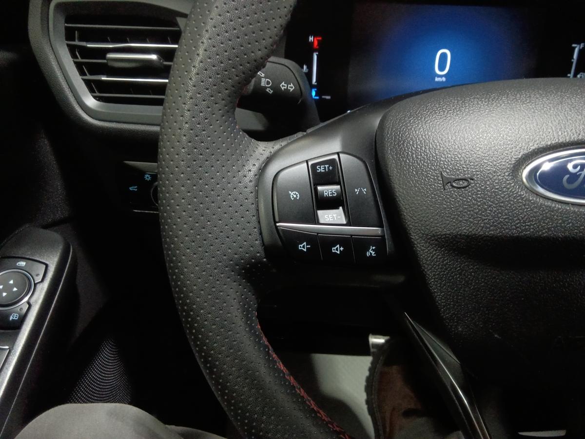 2023 Ford Escape - Image 40