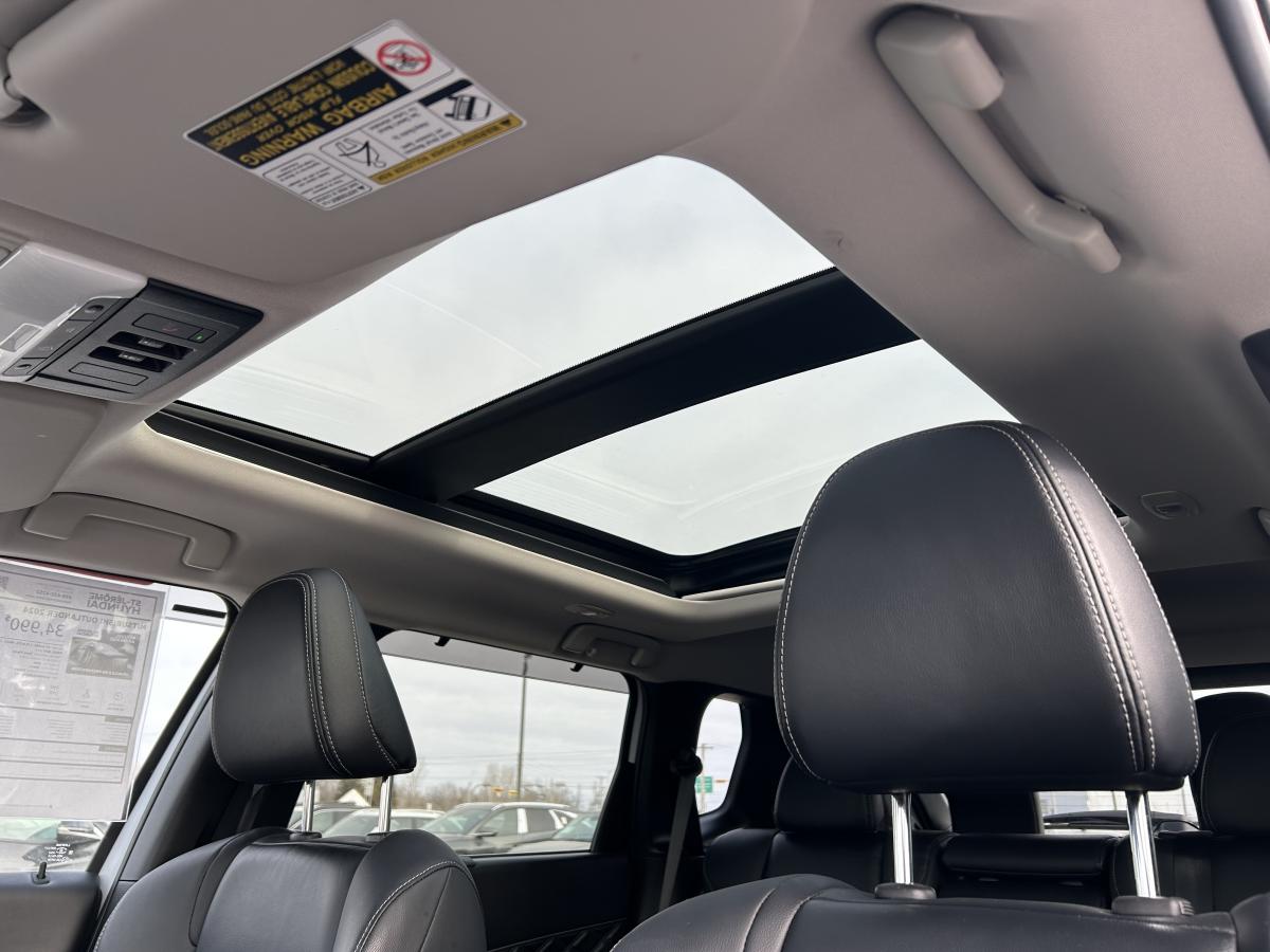 2024 Mitsubishi Outlander - Image 1022