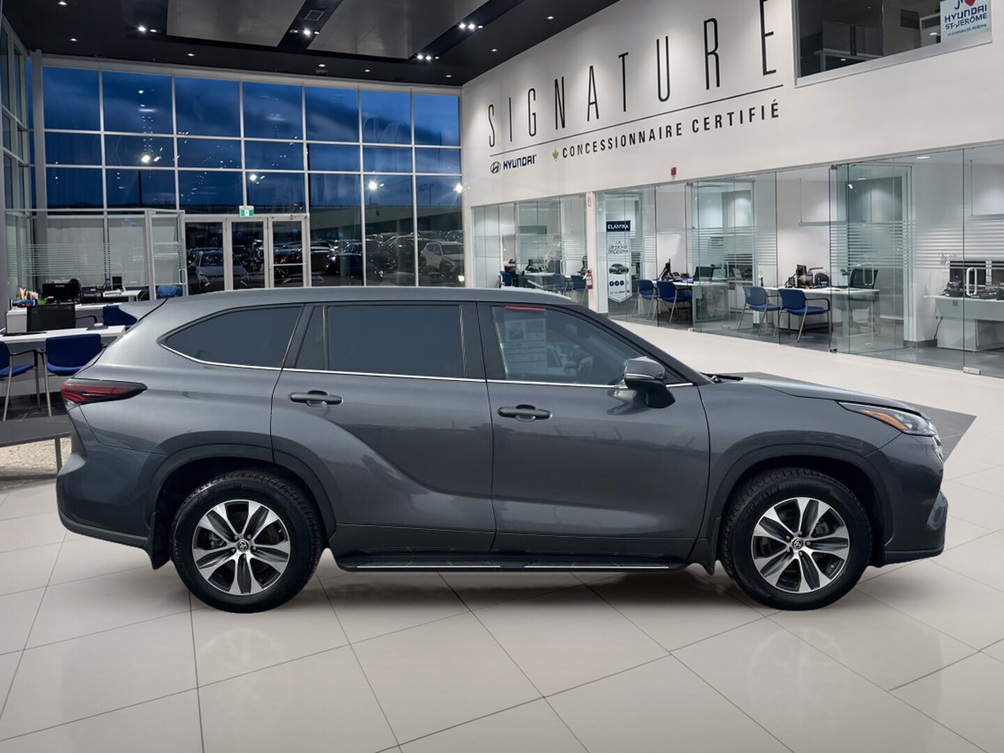 2024 Toyota Highlander - Image 38