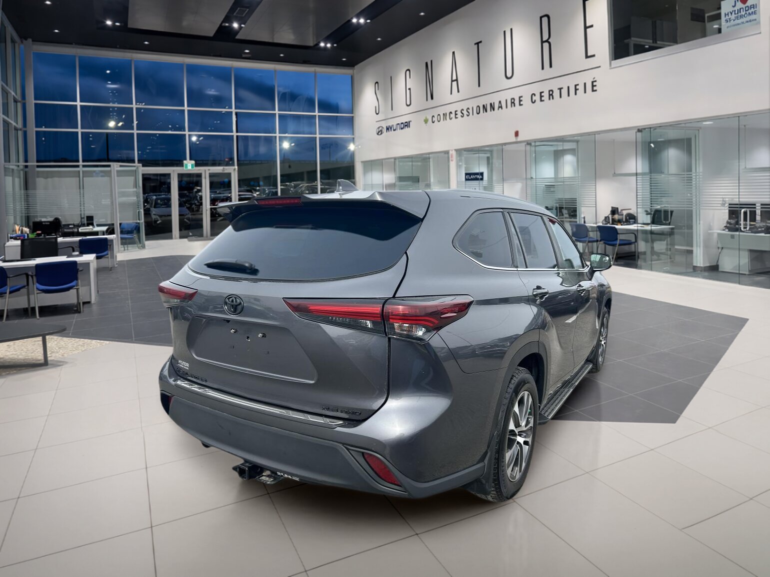 2024 Toyota Highlander - Image 39