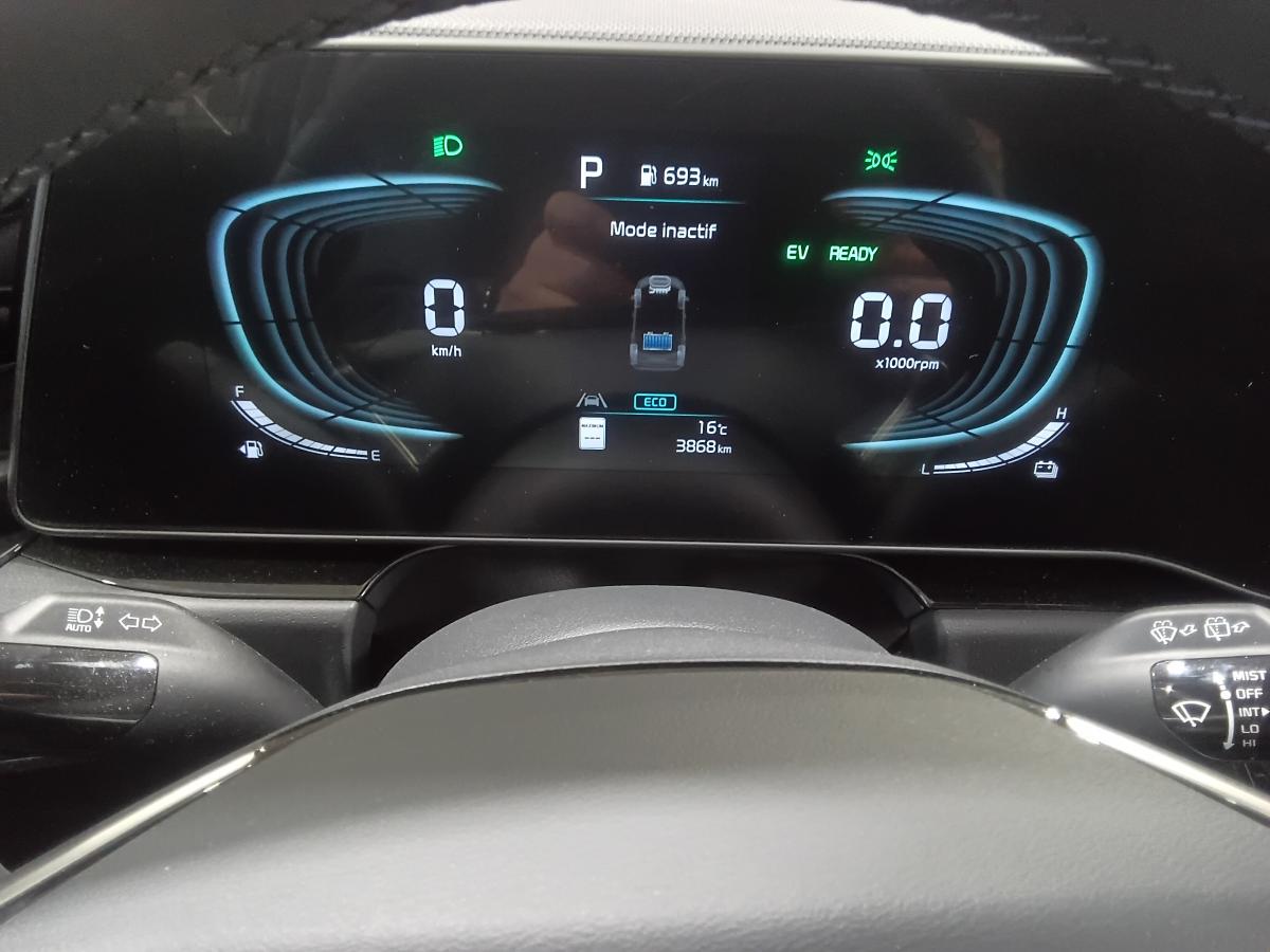 2025 Kia Niro - Image 47