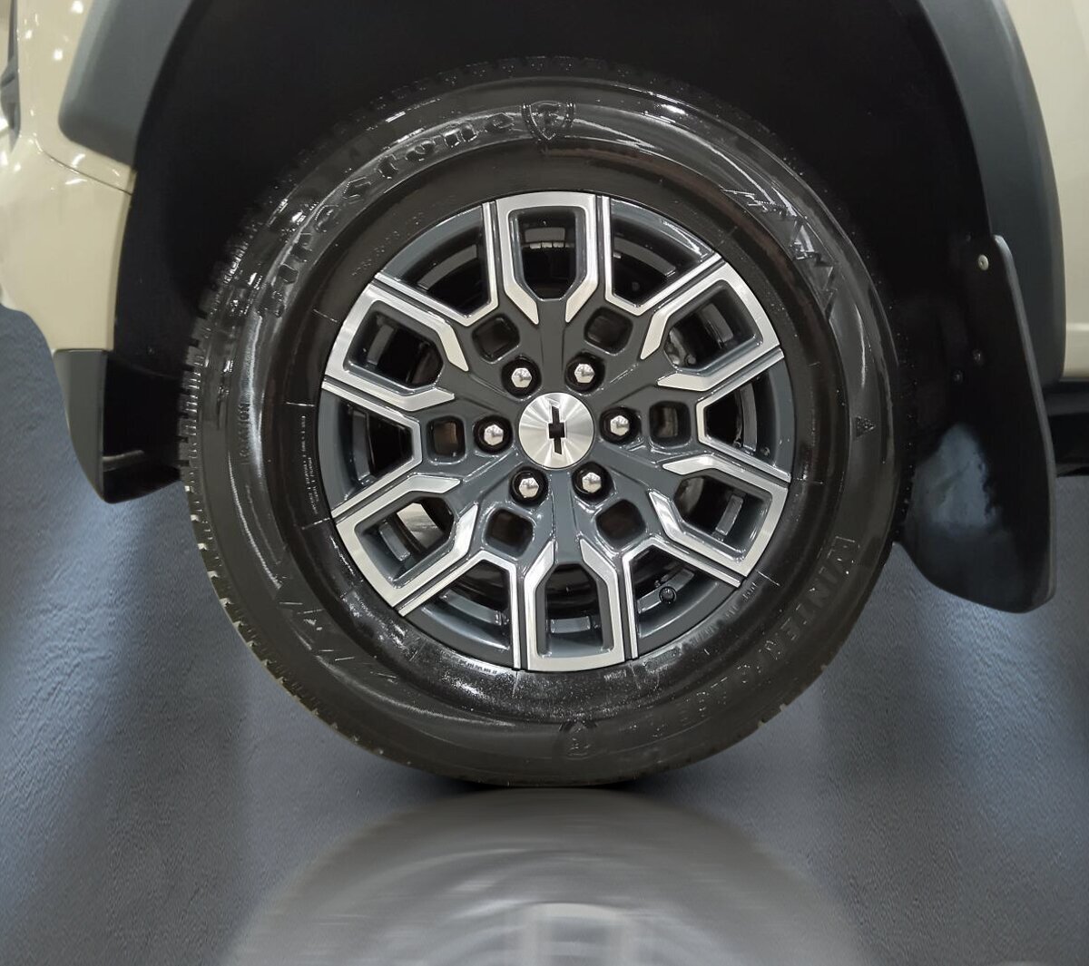 2024 Chevrolet Colorado - Image 36