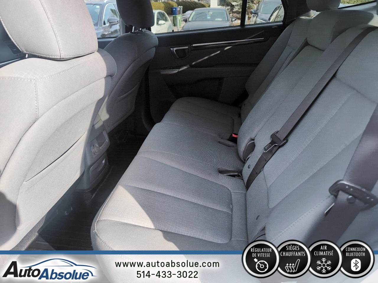 2012 Hyundai Santa Fe - Image 8