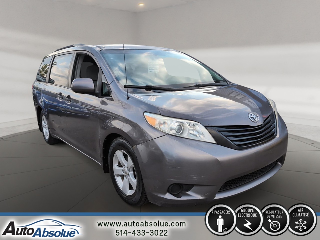 2011 Toyota Sienna - Image 2