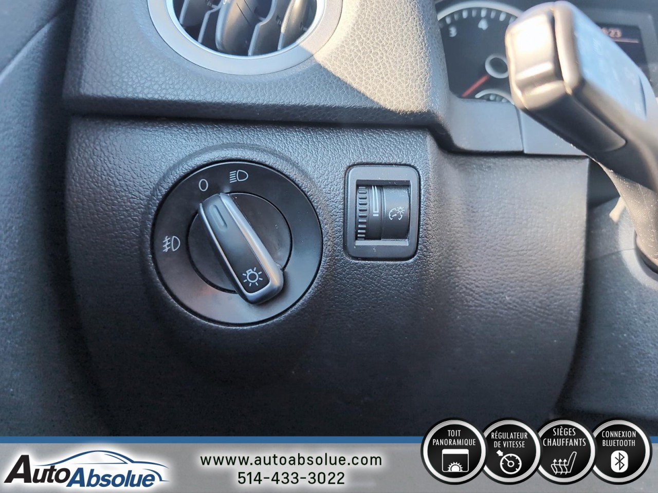 2011 Volkswagen Tiguan - Image 16