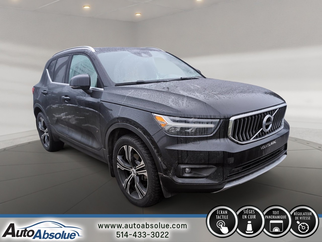 2022 Volvo XC40 - Image 2