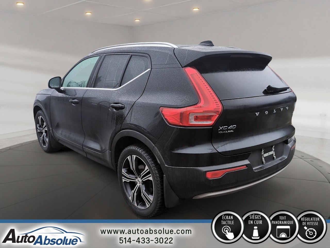 2022 Volvo XC40 - Image 3