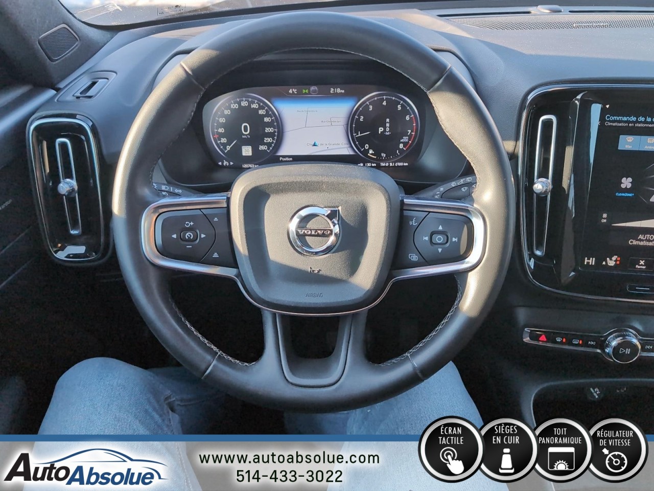 2022 Volvo XC40 - Image 12