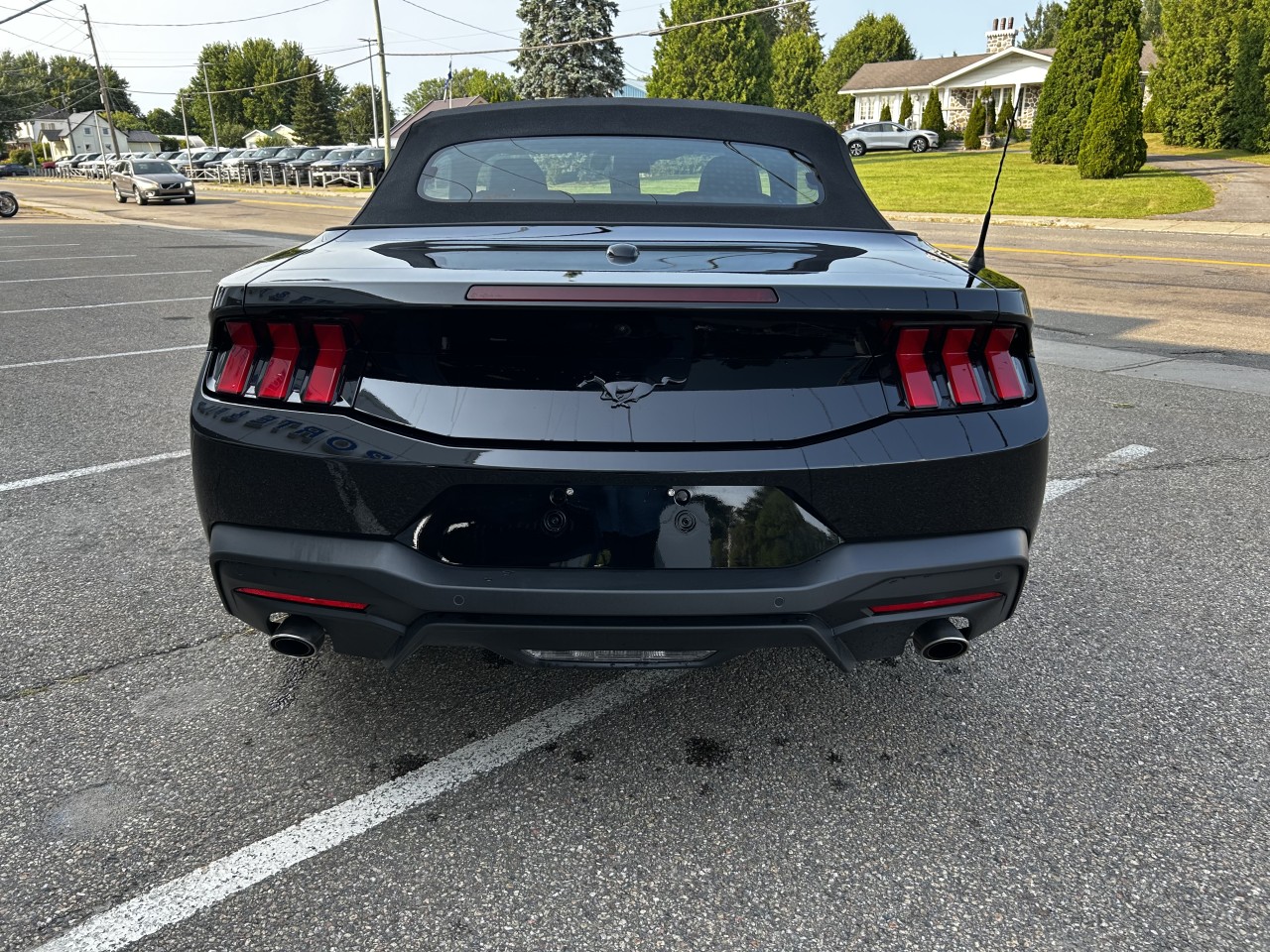 2025 Ford Mustang - Image 5