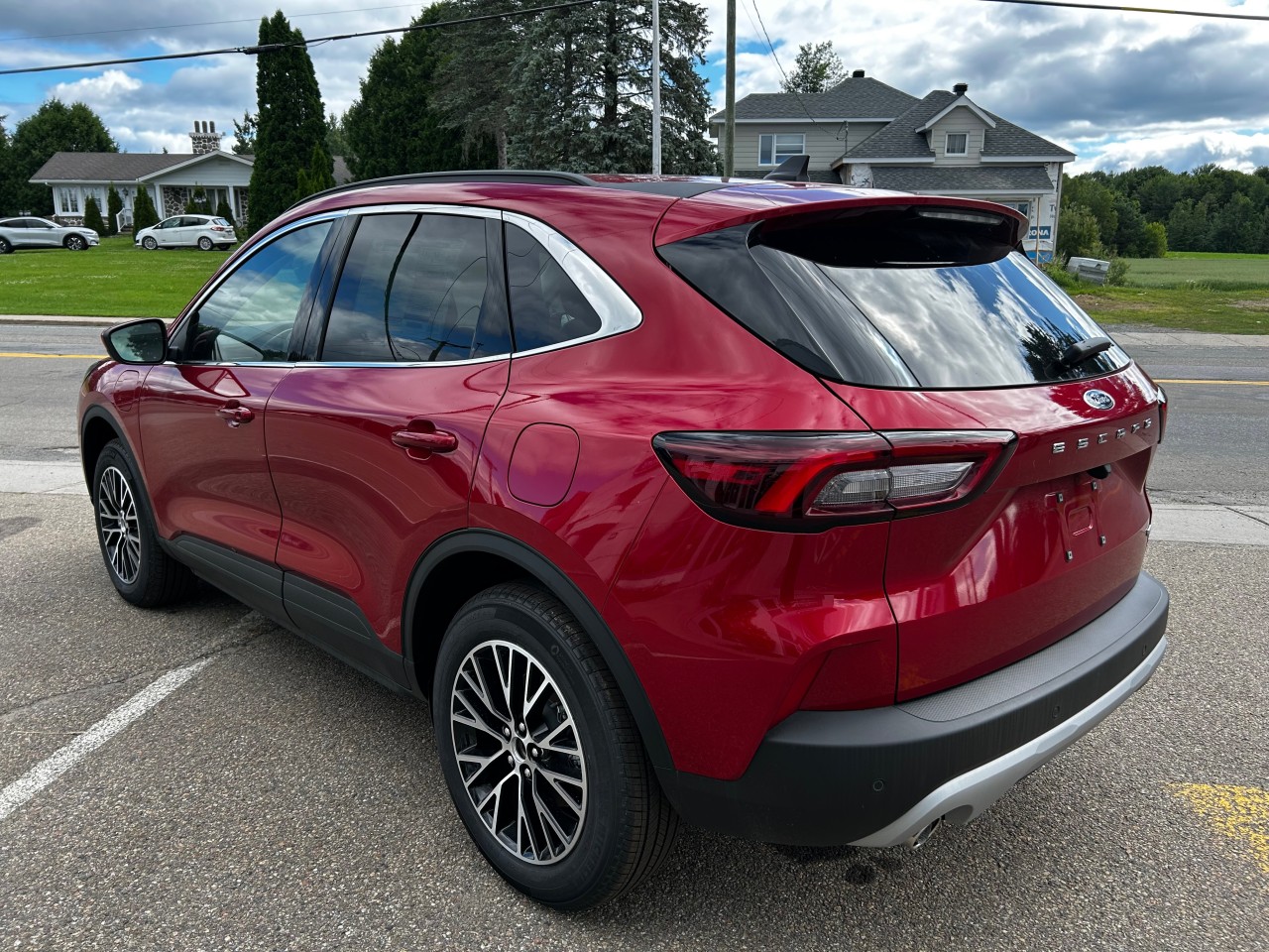 2025 Ford Escape - Image 4