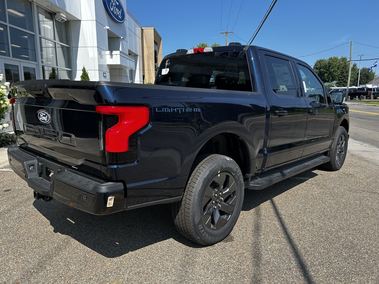 2025 Ford F-150 Lightning - Image 7