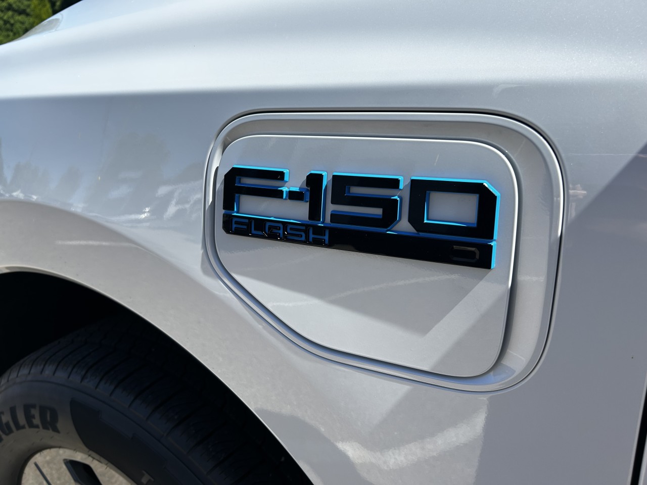 2025 Ford F-150 Lightning - Image 10