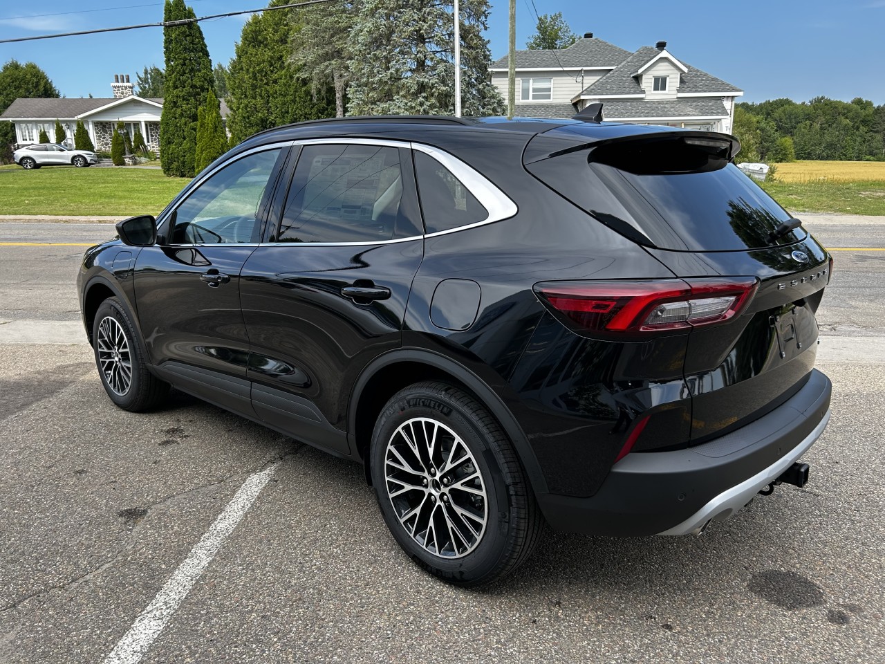 2025 Ford Escape - Image 4