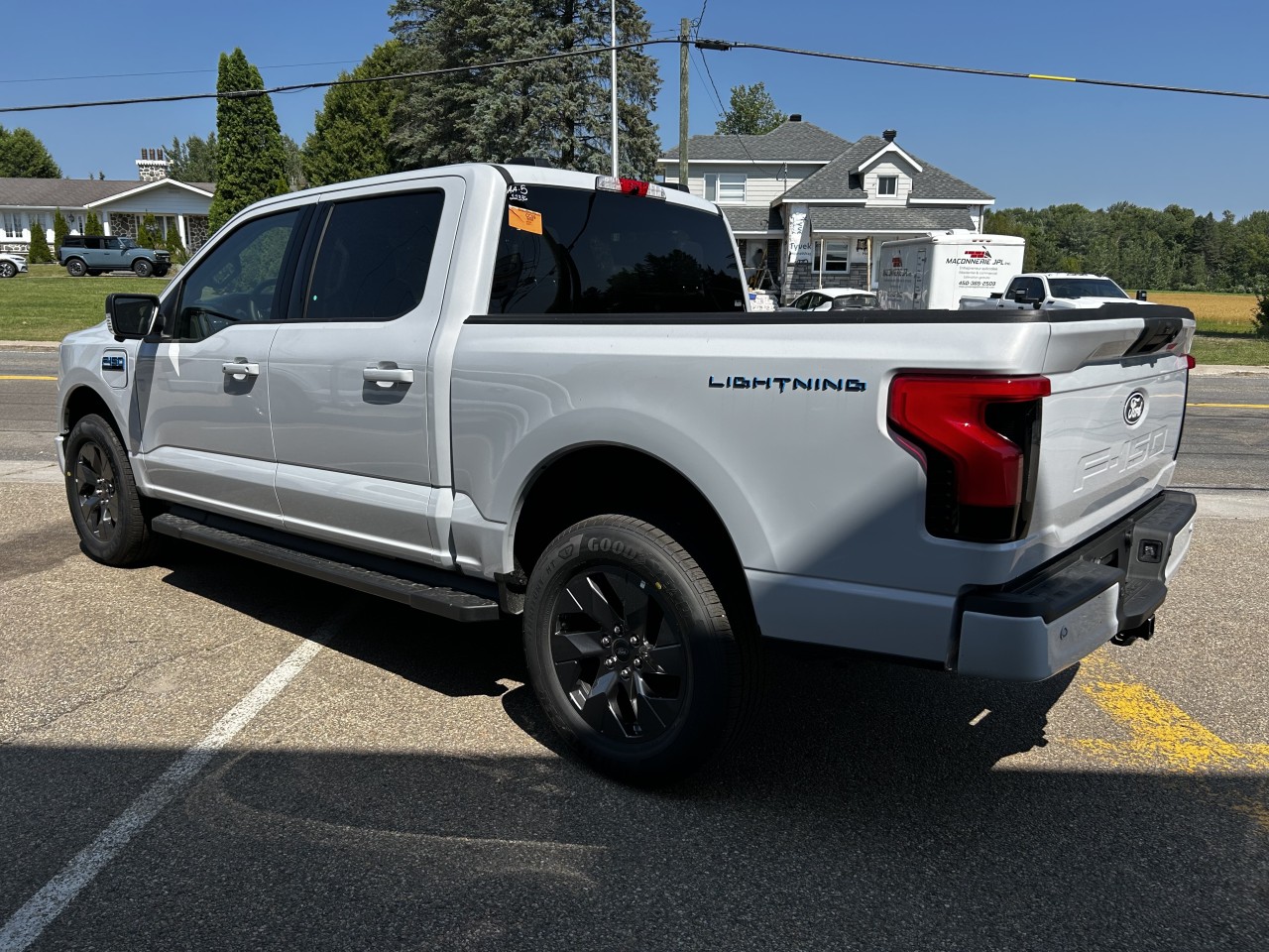 2025 Ford F-150 Lightning - Image 4