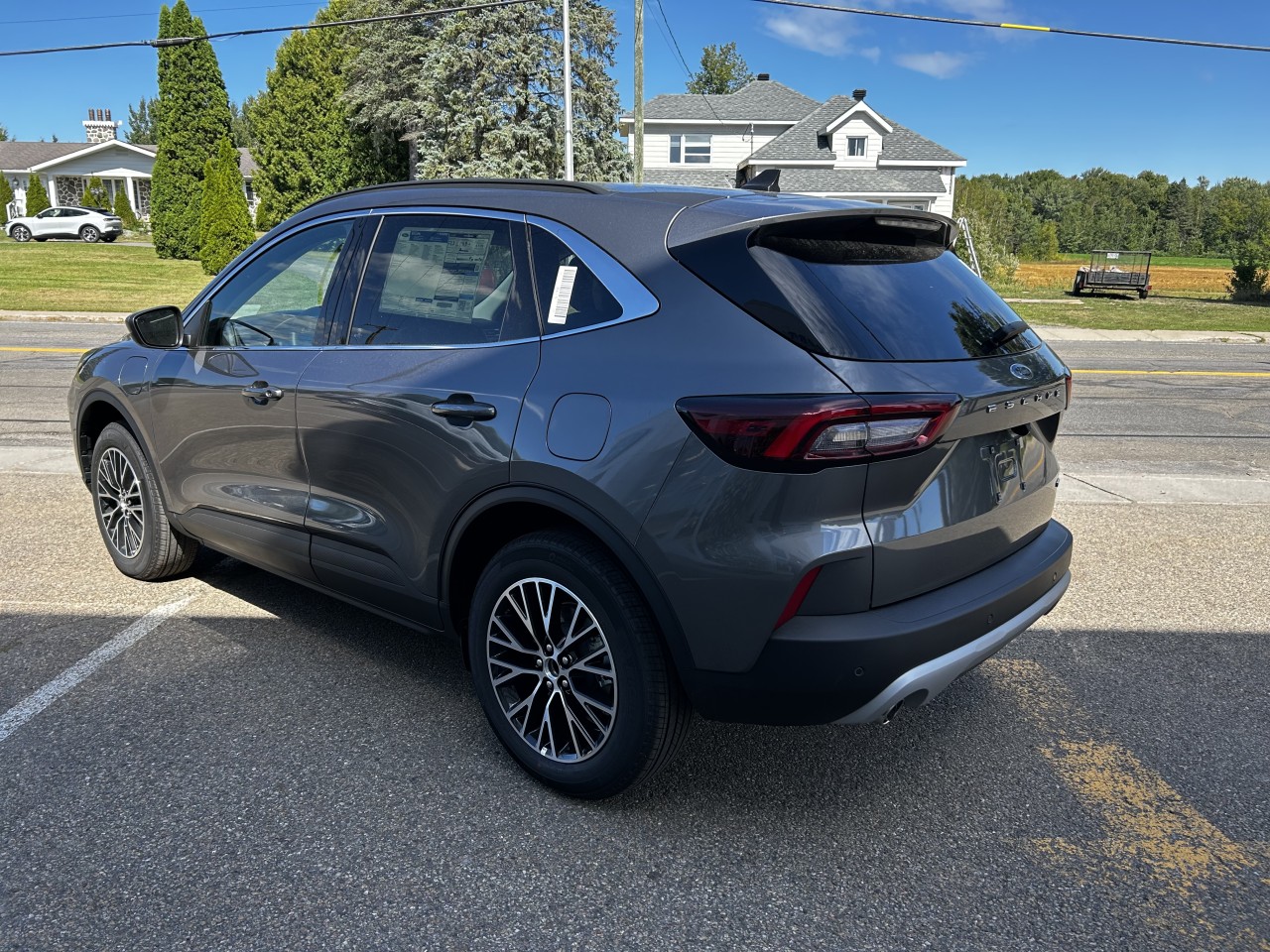 2025 Ford Escape - Image 4