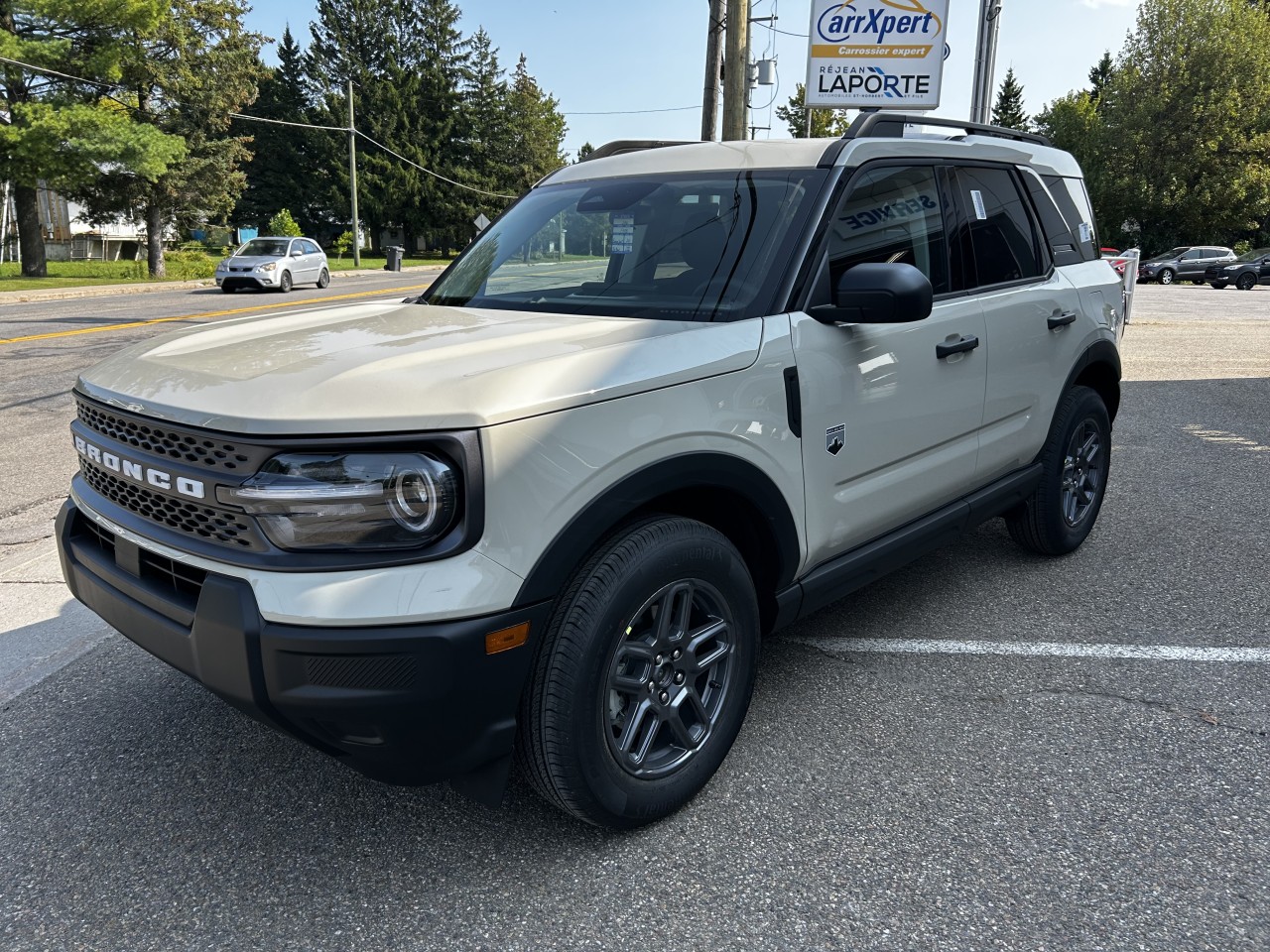 2025 Ford Bronco Sport - Image 3