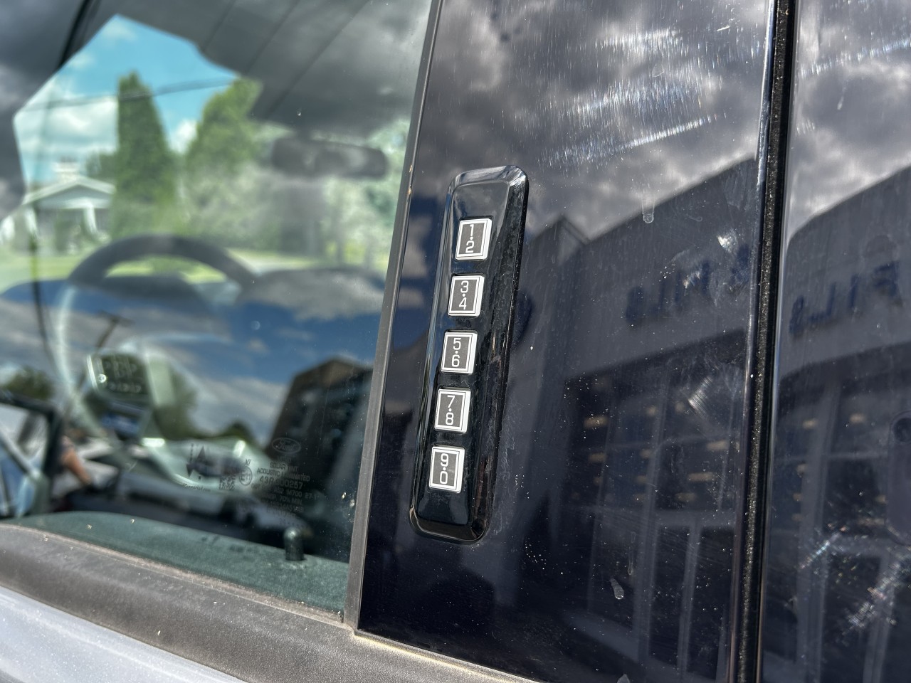 2024 Ford F-150 Lightning - Image 9