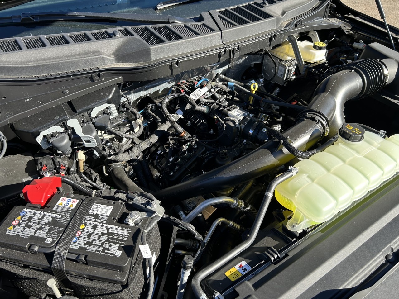2025 Ford F-150 - Image 19