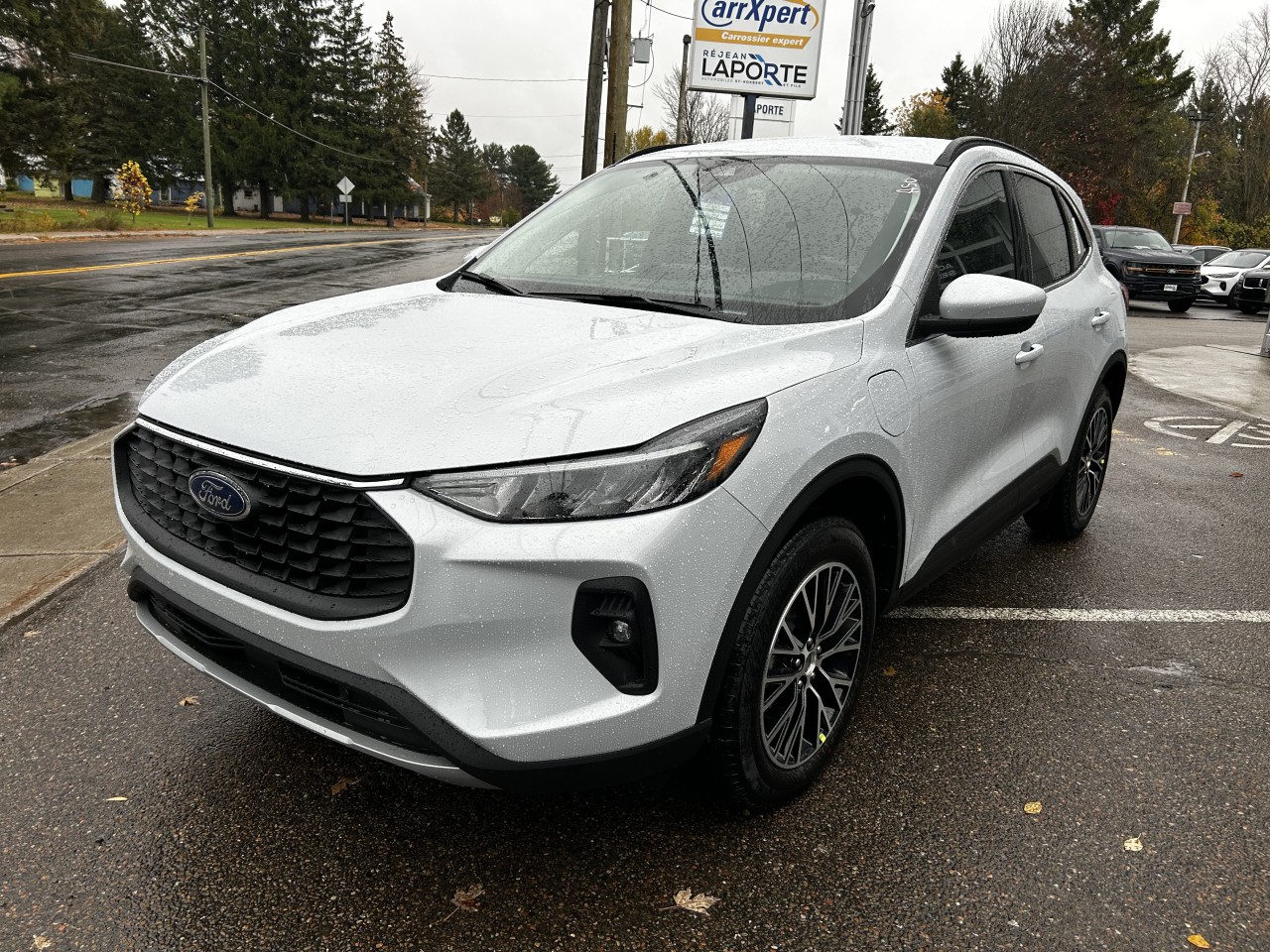 2026 Ford Escape - Image 3