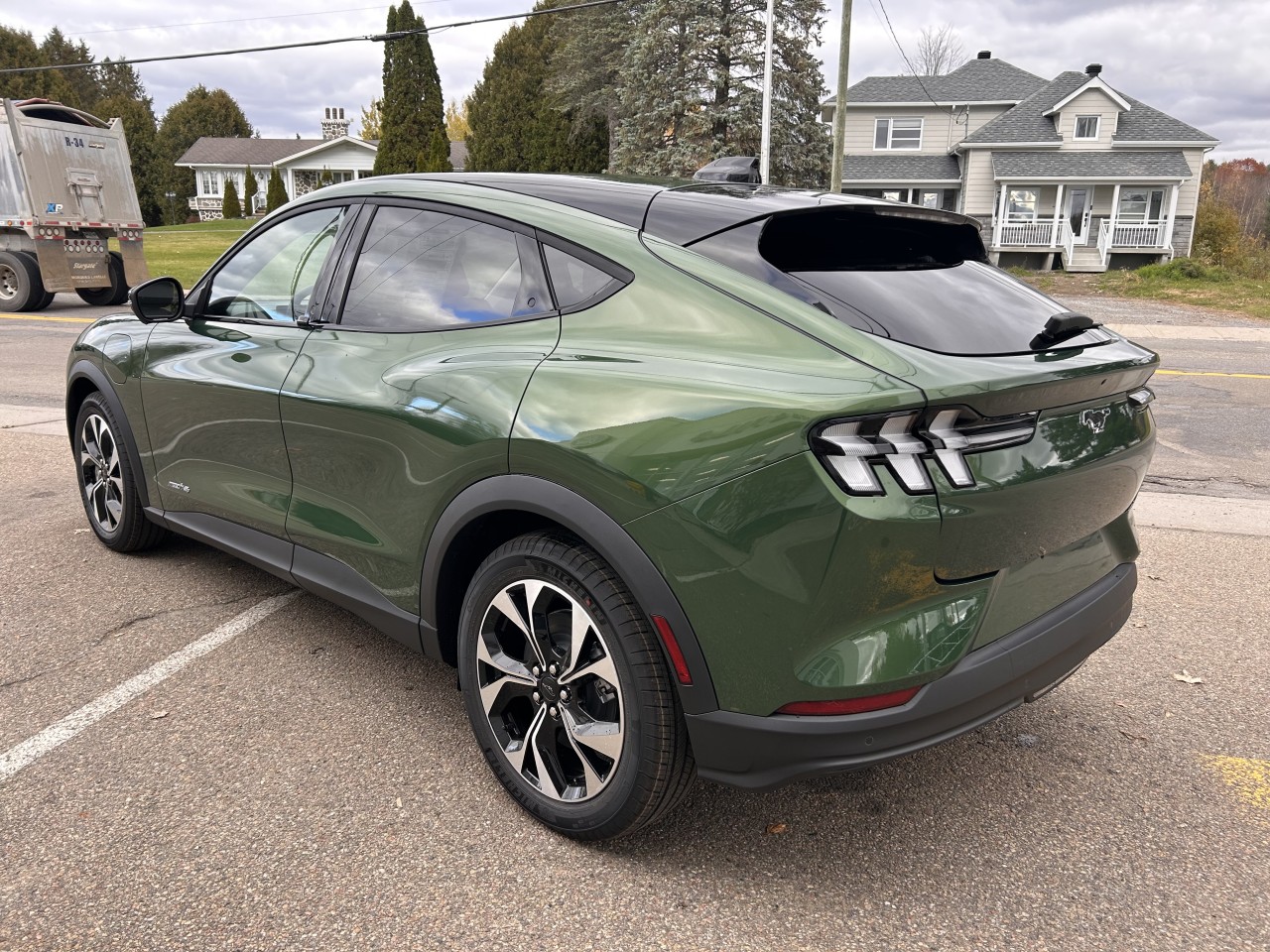 2025 Ford Mustang Mach-E - Image 5